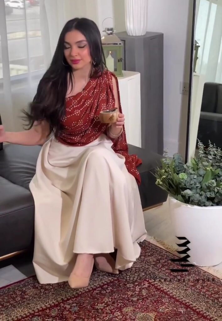 ⁦فستان مناسبة⁩ - الصورة ⁦3⁩
