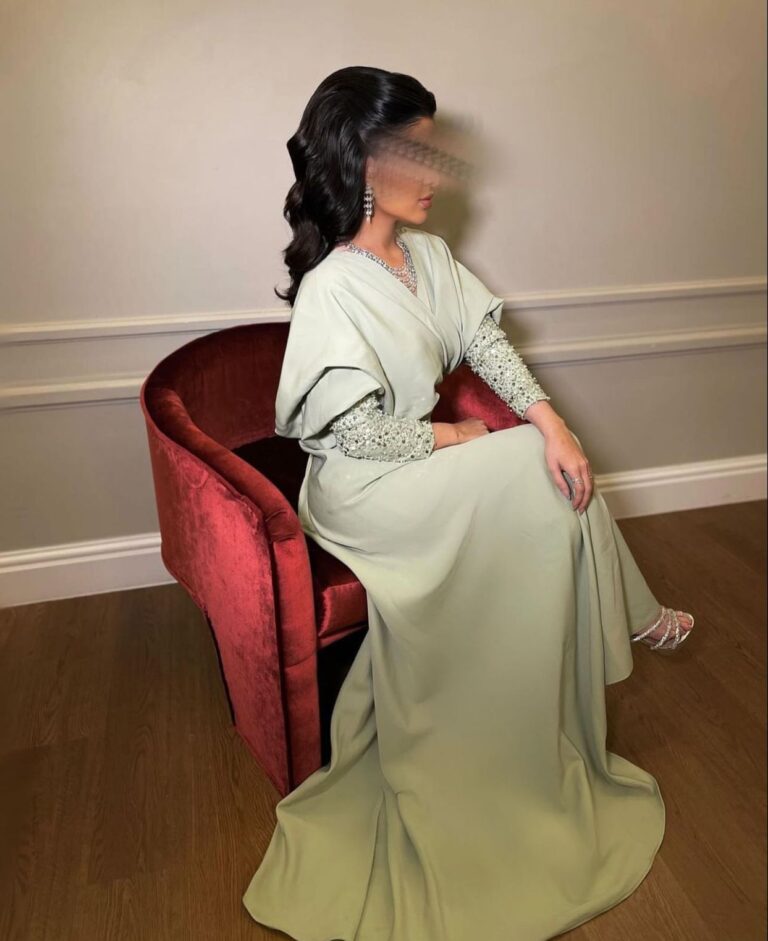 فساتين طويله