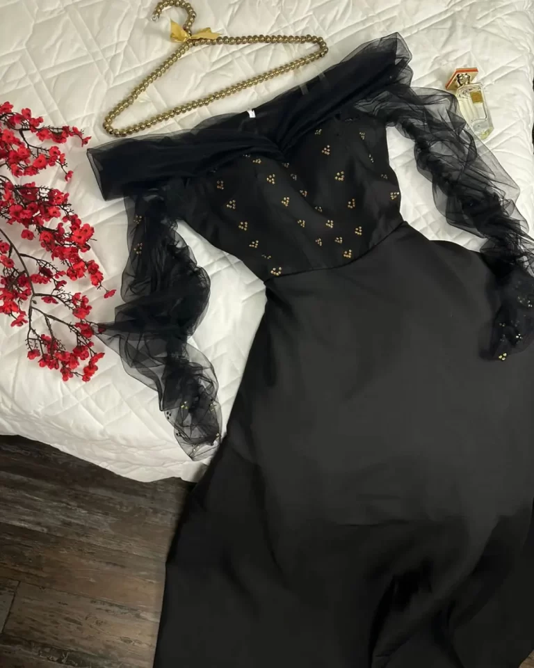 ⁦فساتين سهرة لون أسود⁩ - الصورة ⁦2⁩