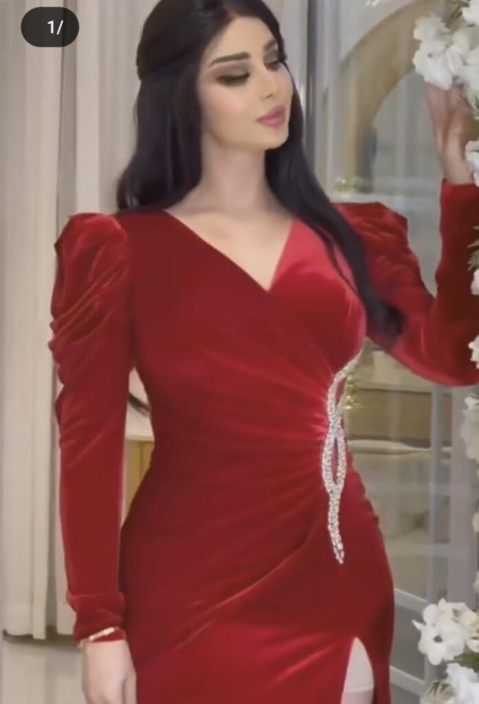 فساتين مخمل