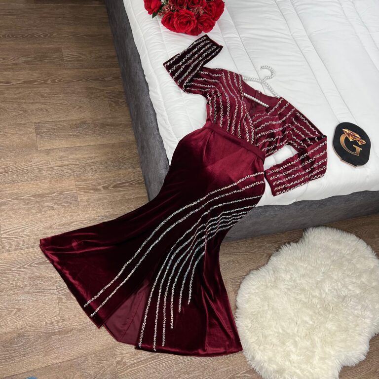 ⁦فساتين سهرة قطيفة⁩ - الصورة ⁦4⁩