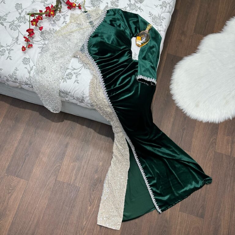 ⁦فستان مخمل لون عودي⁩ - الصورة ⁦18⁩
