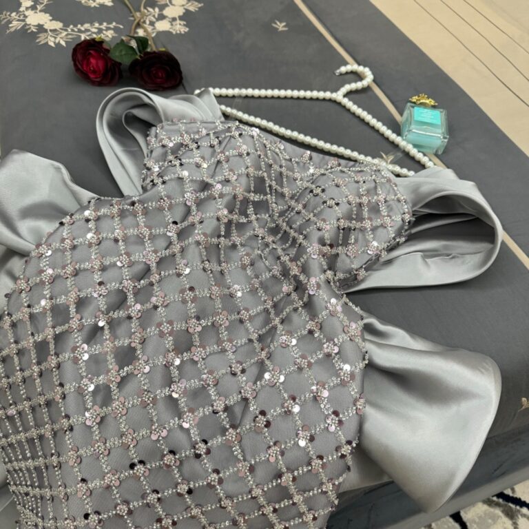 ⁦فساتين بذيل طويل⁩ - الصورة ⁦3⁩