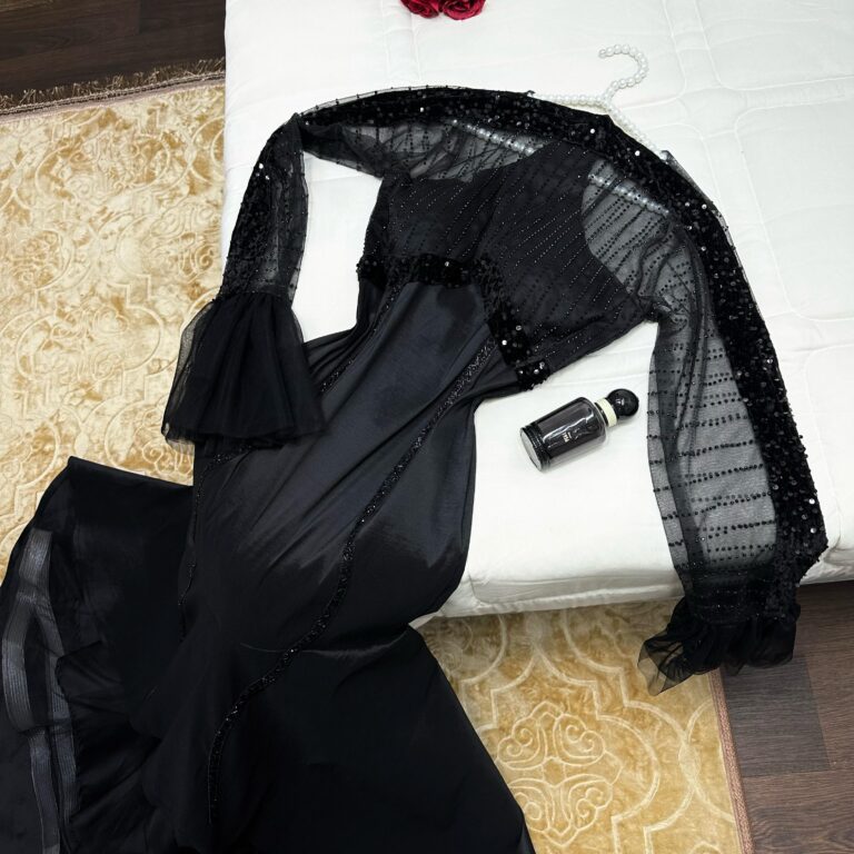 ⁦فستان سهرة أسود جميل⁩ - الصورة ⁦2⁩