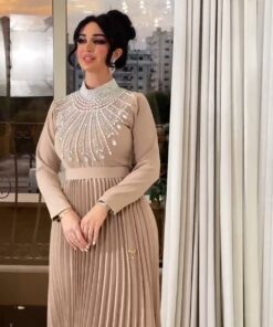 فساتين سهرة لون بيج