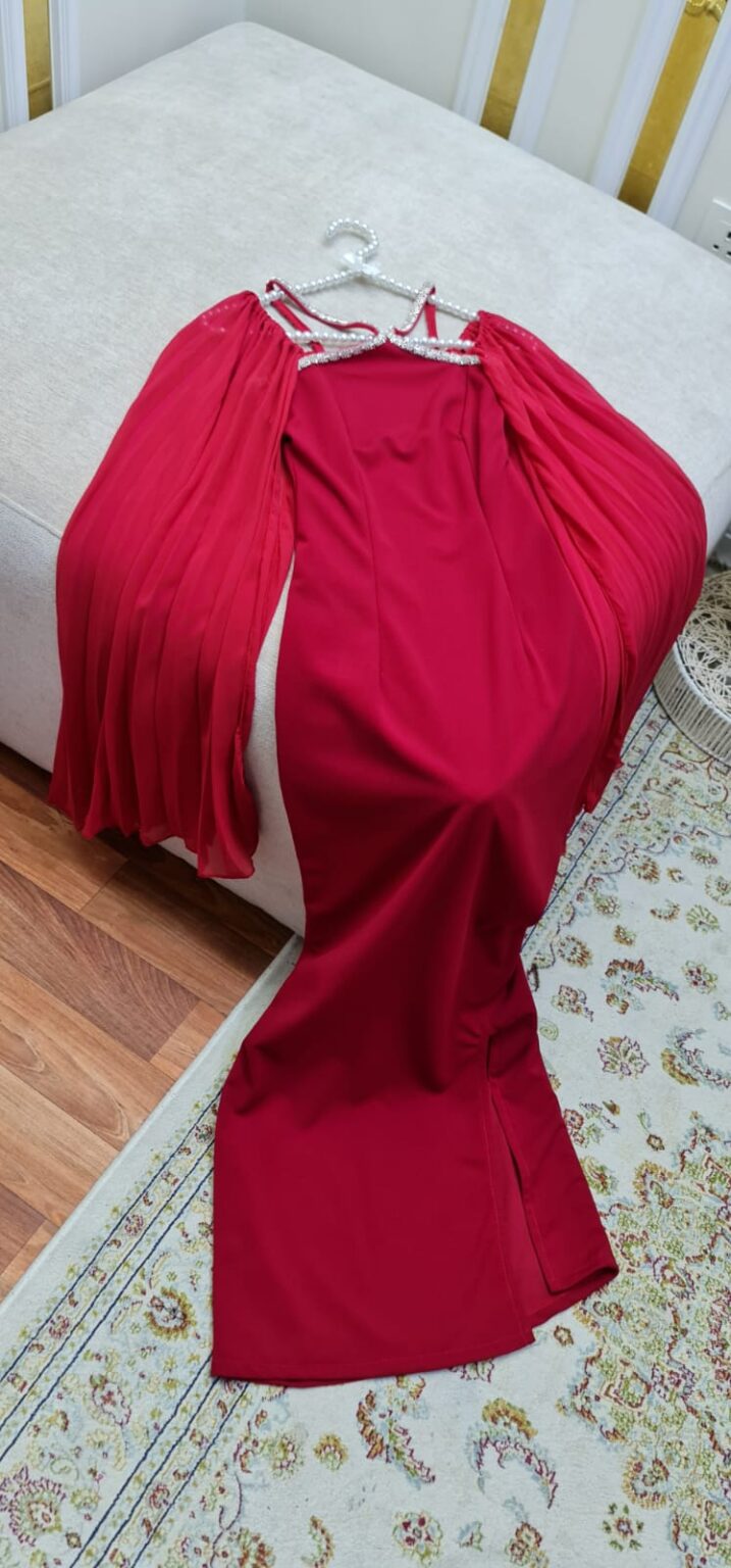 ⁦فستان احمر ناعم⁩ - الصورة ⁦2⁩