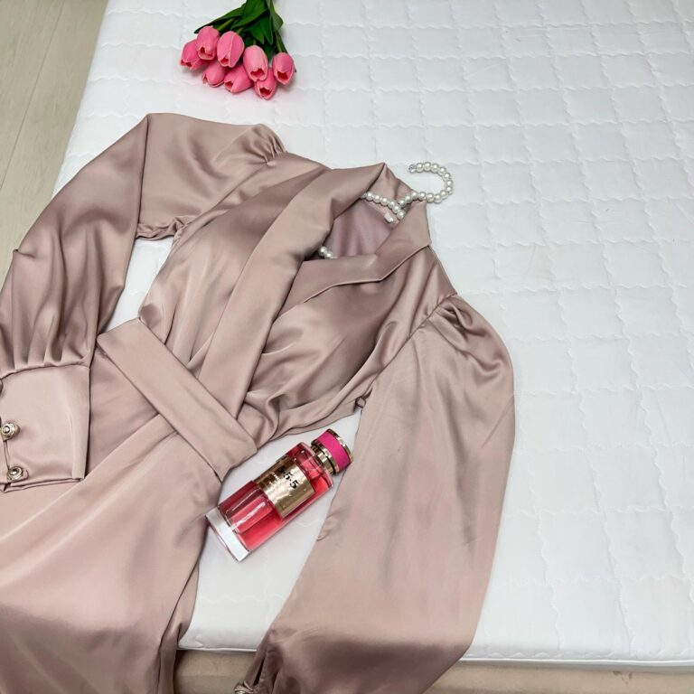 ⁦فستان سهرة ناعم حرير⁩ - الصورة ⁦3⁩