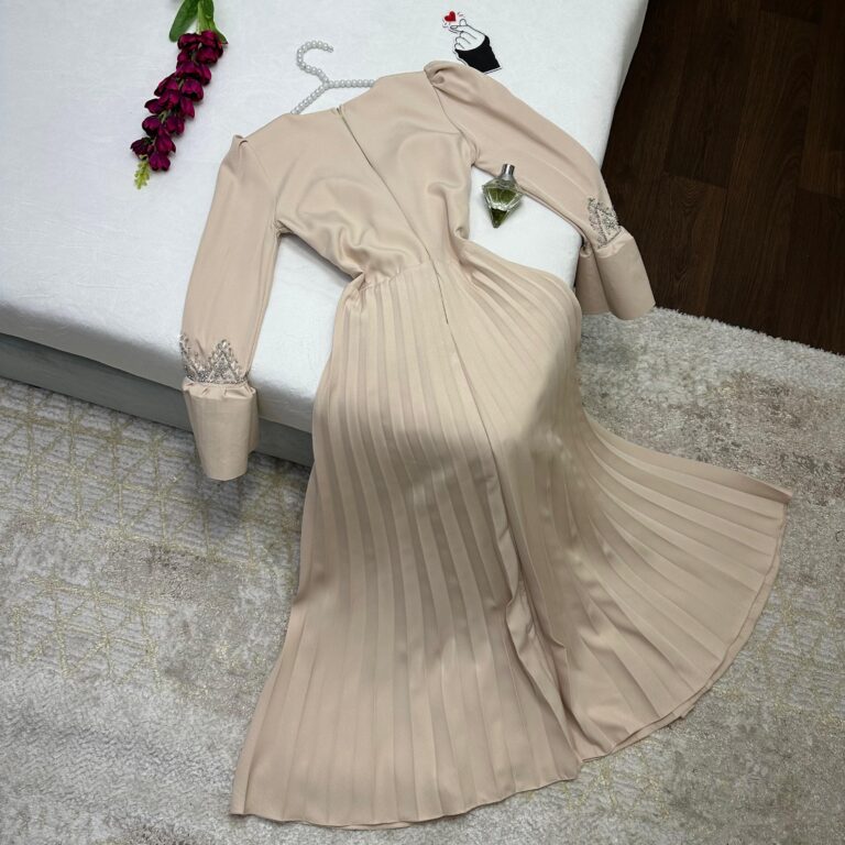 ⁦فساتين سهرة لون بيج⁩ - الصورة ⁦3⁩