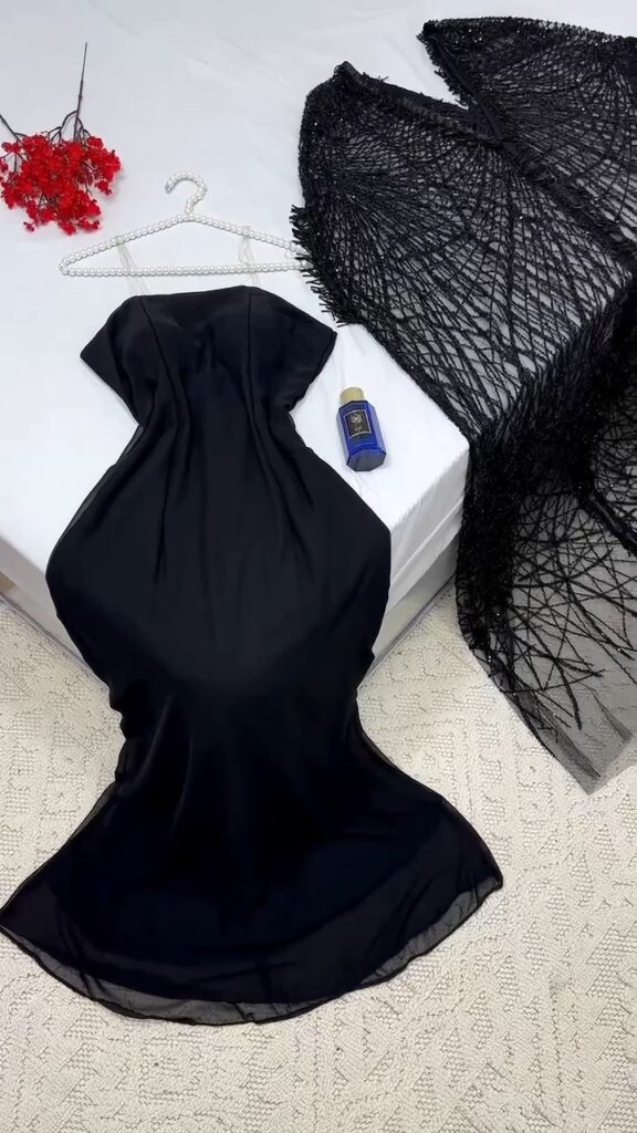 ⁦فساتين سهرة لون أسود⁩ - الصورة ⁦5⁩