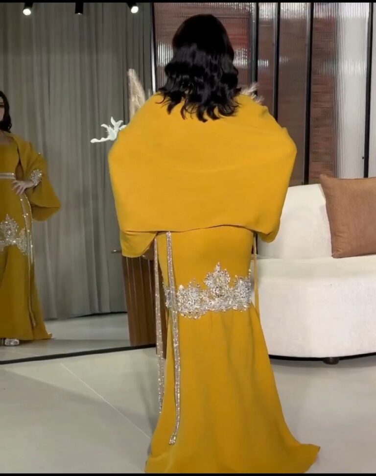 ⁦فساتين سهرة لون أصغر⁩ - الصورة ⁦5⁩