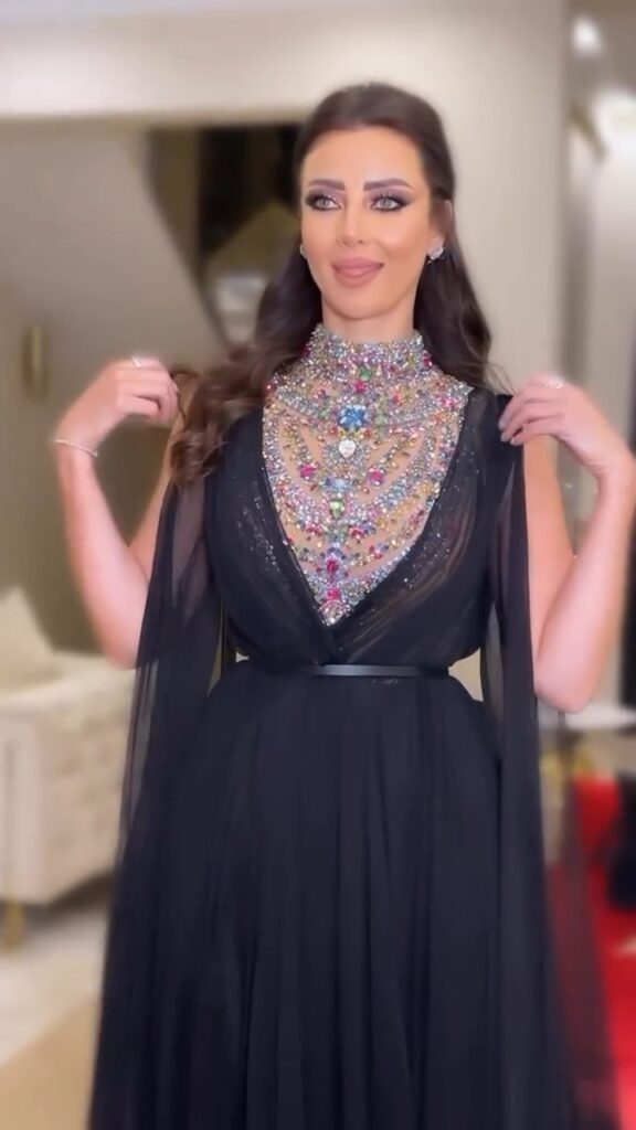 ⁦فساتين سهرة اسود ناعمة⁩ - الصورة ⁦4⁩