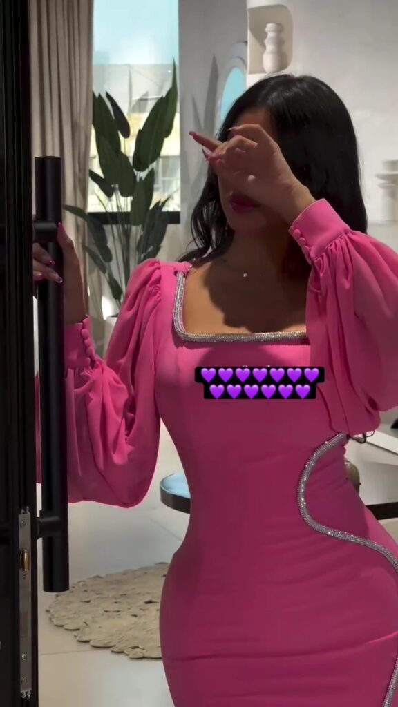 ⁦فستان سهرة لون فوشيا⁩ - الصورة ⁦2⁩