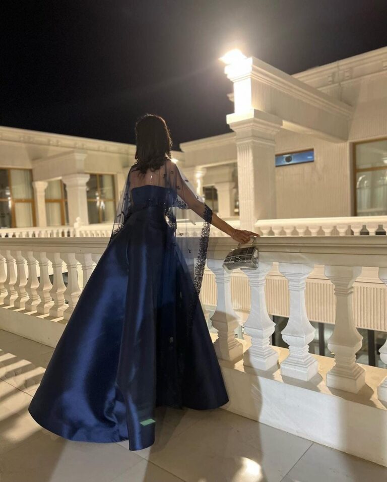 ⁦فستان سهرة لون كحلي⁩ - الصورة ⁦2⁩