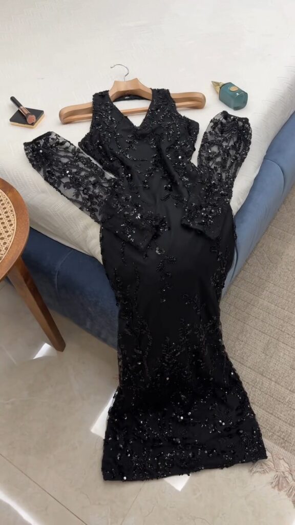 ⁦فساتين سهرة لون اسود⁩ - الصورة ⁦4⁩