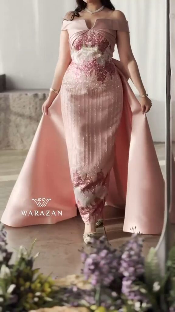 ⁦فساتين سهرة بذيل طويل⁩ - الصورة ⁦5⁩