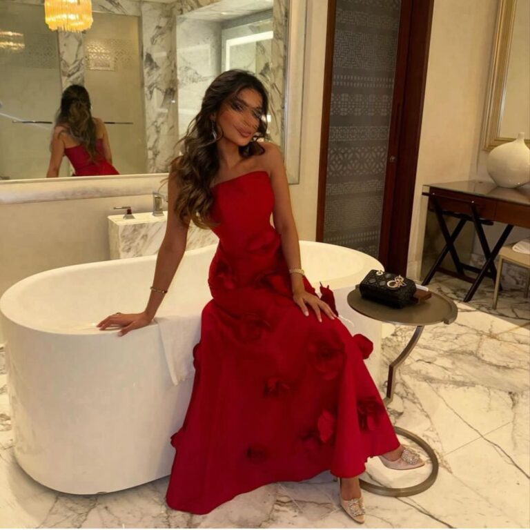 اجمل فساتين لون احمر