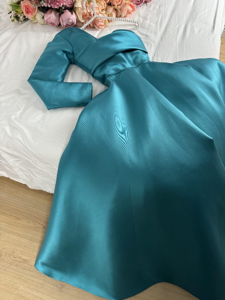 ⁦فستان سهرة لون تركوازي⁩ - الصورة ⁦2⁩