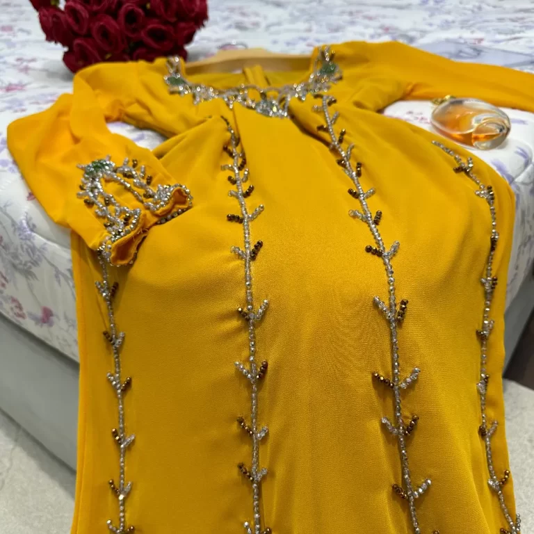 ⁦فستان سهرة لون أصفر⁩ - الصورة ⁦4⁩