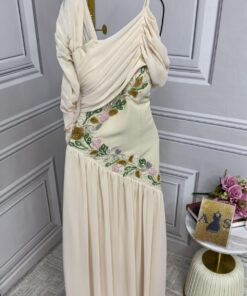 Alternative view of فساتين سهرة لون بيج