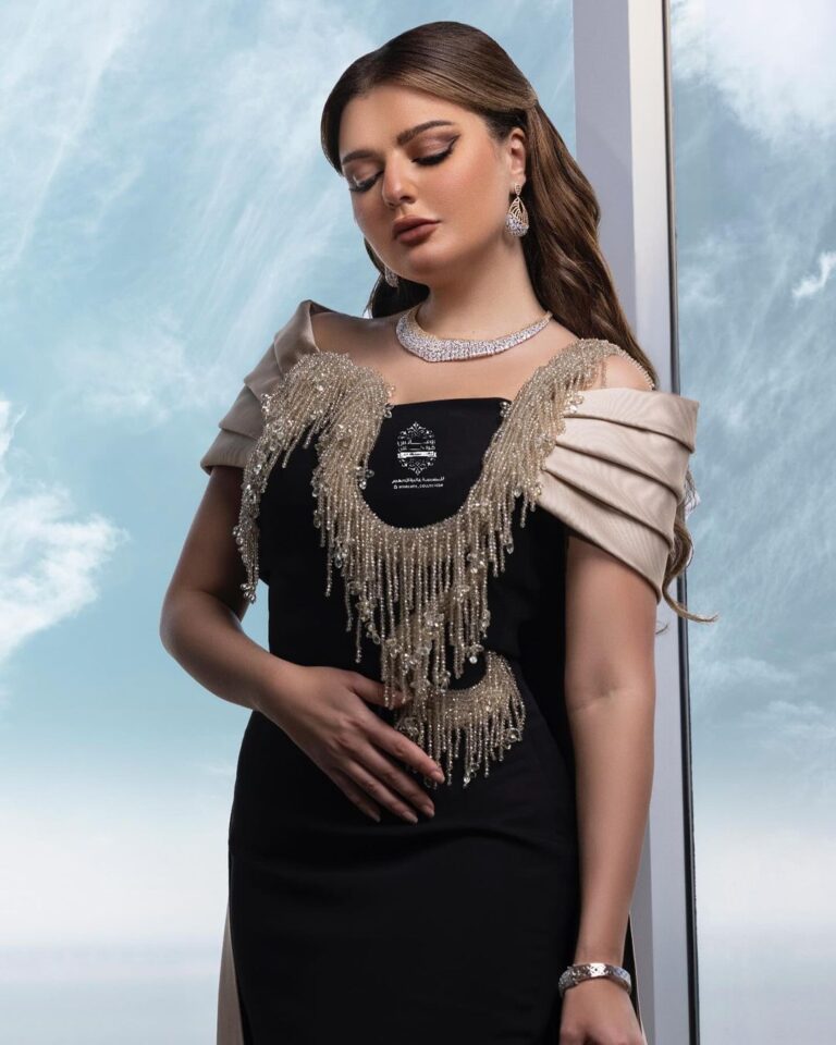 ⁦فساتين سهرة بذيل طويل⁩ - الصورة ⁦5⁩