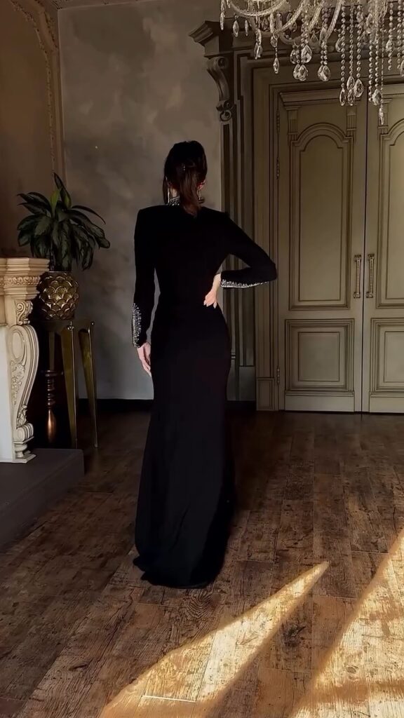 ⁦فساتين سهرة لون اسود طويلة⁩ - الصورة ⁦2⁩