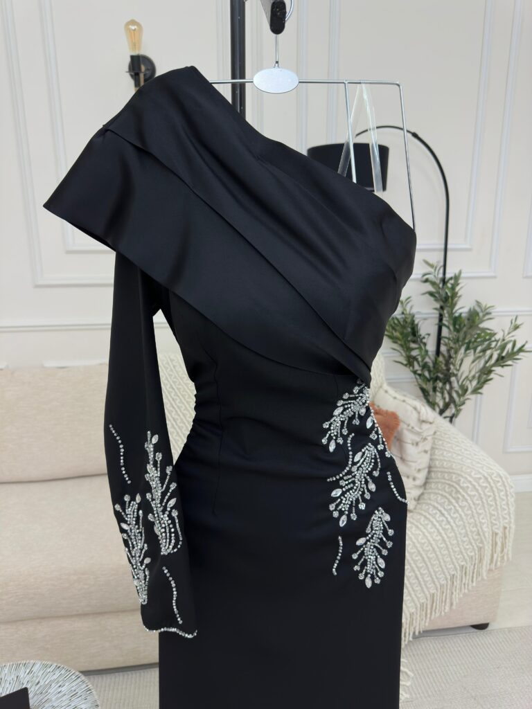 ⁦فساتين سهرة لون أسود⁩ - الصورة ⁦6⁩