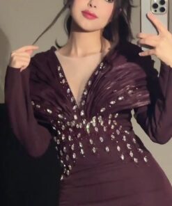 فساتين سهرة لون عنابي