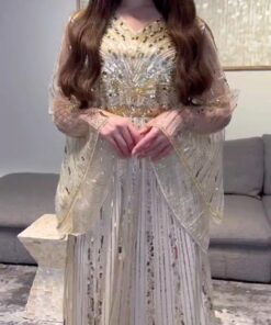 فستان سهرة مزينة بترتر