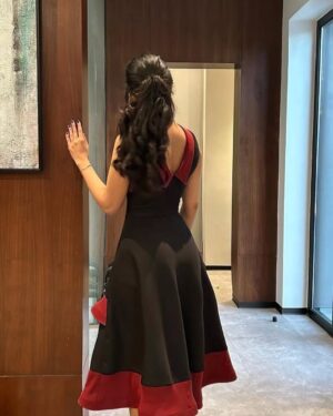 ⁦فستان سهرة لون اسود⁩ - الصورة ⁦5⁩