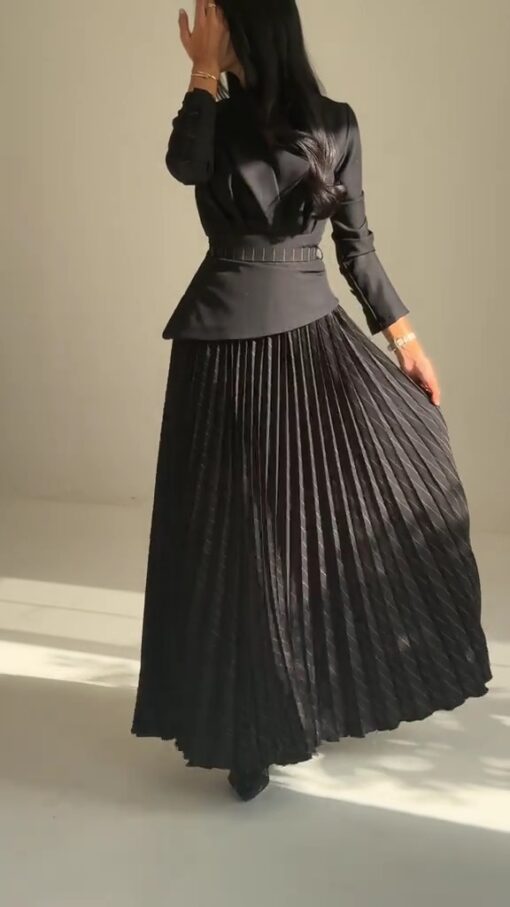 ⁦فستان سهرة أسود جميل وأنيق⁩ - الصورة ⁦2⁩