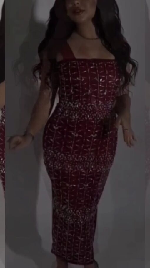 ⁦فستان سهرة بذيل طويل⁩ - الصورة ⁦5⁩