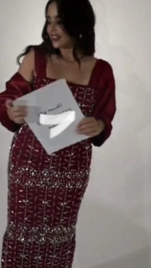 فستان سهرة بذيل طويل