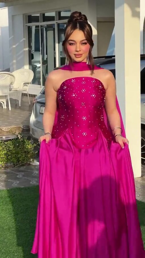 فستان سهرة جميل وأنيق