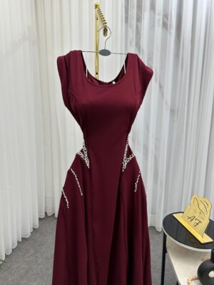 ⁦فستان سهرة برغندي⁩ - الصورة ⁦3⁩