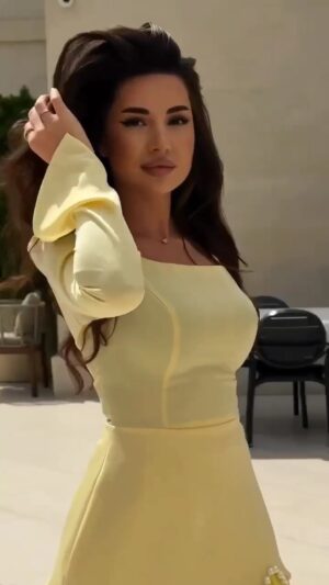 ⁦فستان سهرة لون أصغر⁩ - الصورة ⁦5⁩