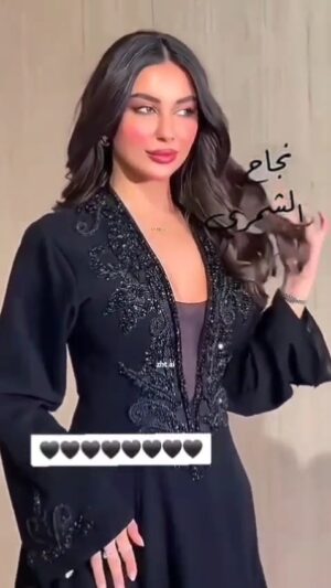 ⁦فستان سهرة لون اسود كريب استرتش⁩ - الصورة ⁦2⁩