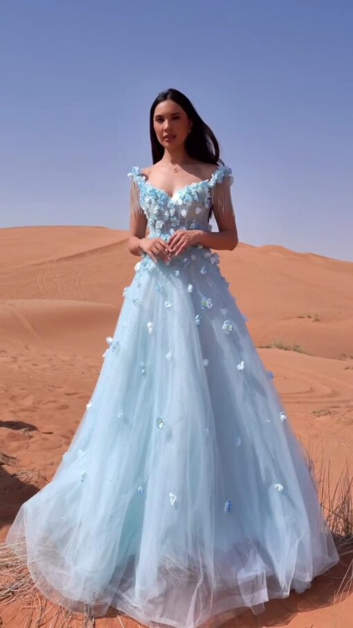 فستان سهرة سماوي