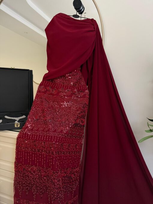 ⁦فستان سهرة لون برغندي⁩ - الصورة ⁦3⁩