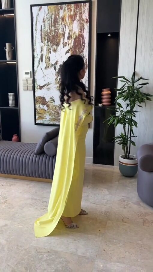 ⁦فستان سهرة لون أصفر⁩ - الصورة ⁦3⁩
