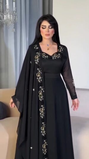 فستان سهرة باللون أسود