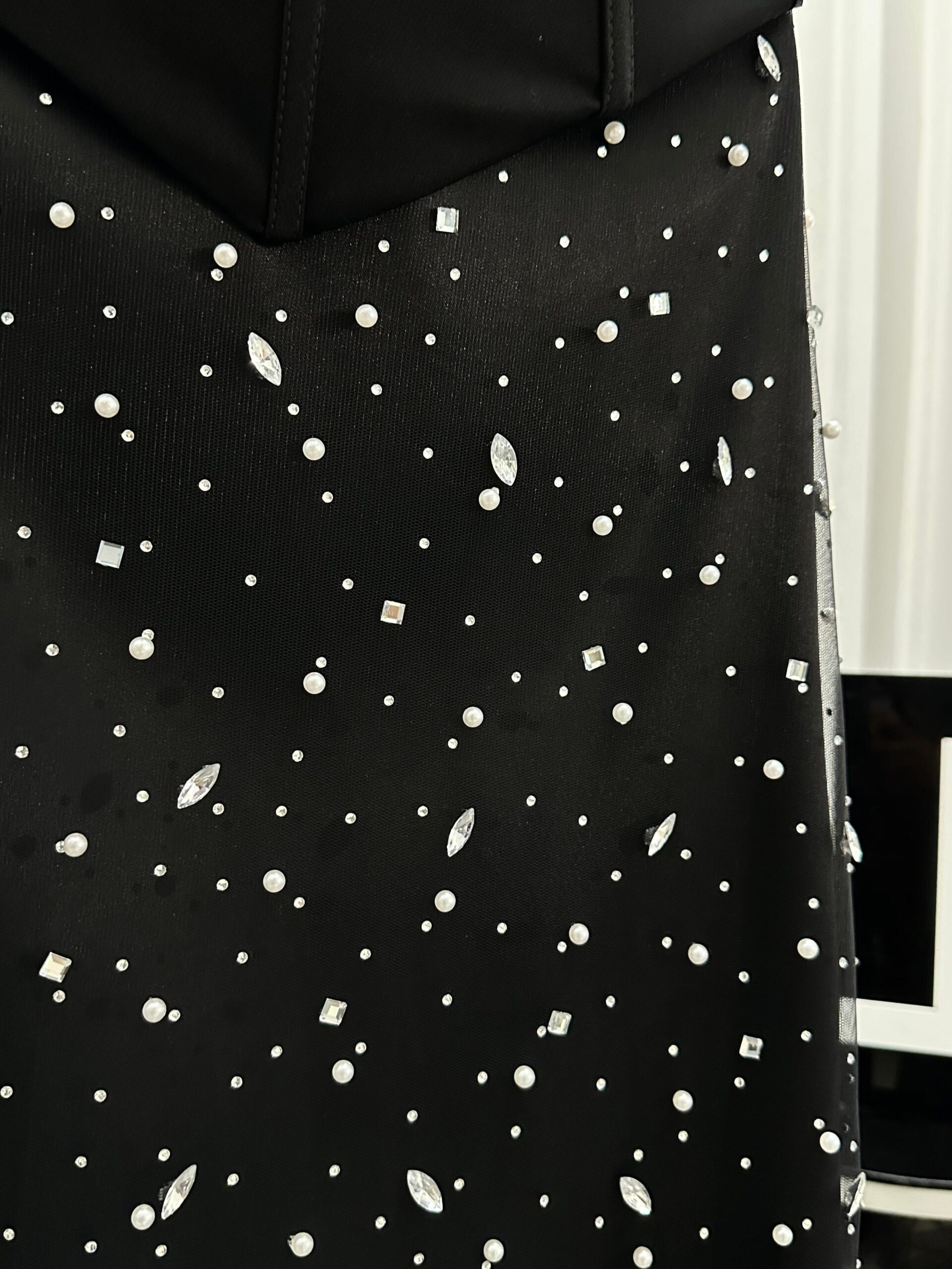 أجمل فستان سهرة أسود - الصورة 3