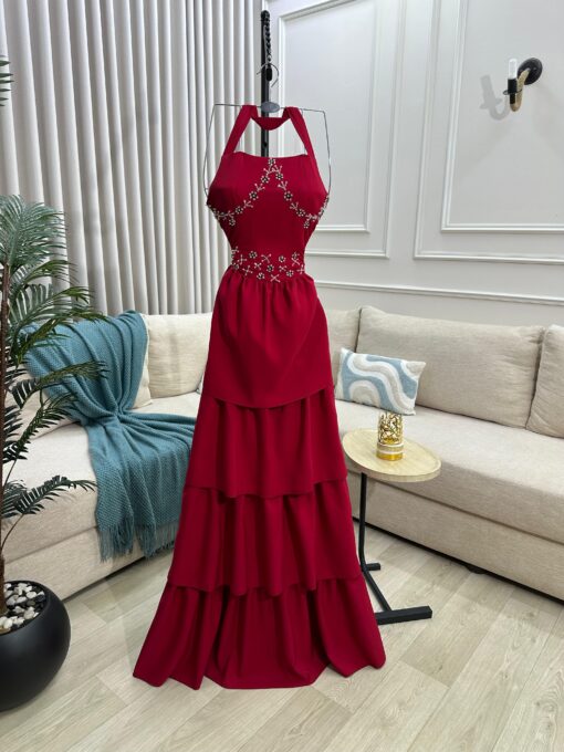 ⁦فستان سهرة لون أحمر⁩ - الصورة ⁦3⁩