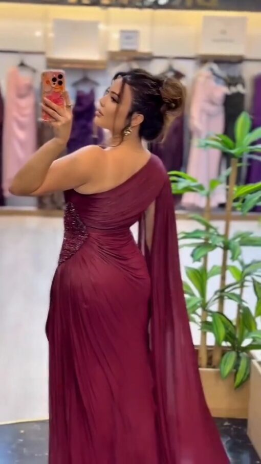 ⁦فستان سهرة عنّابي⁩ - الصورة ⁦6⁩