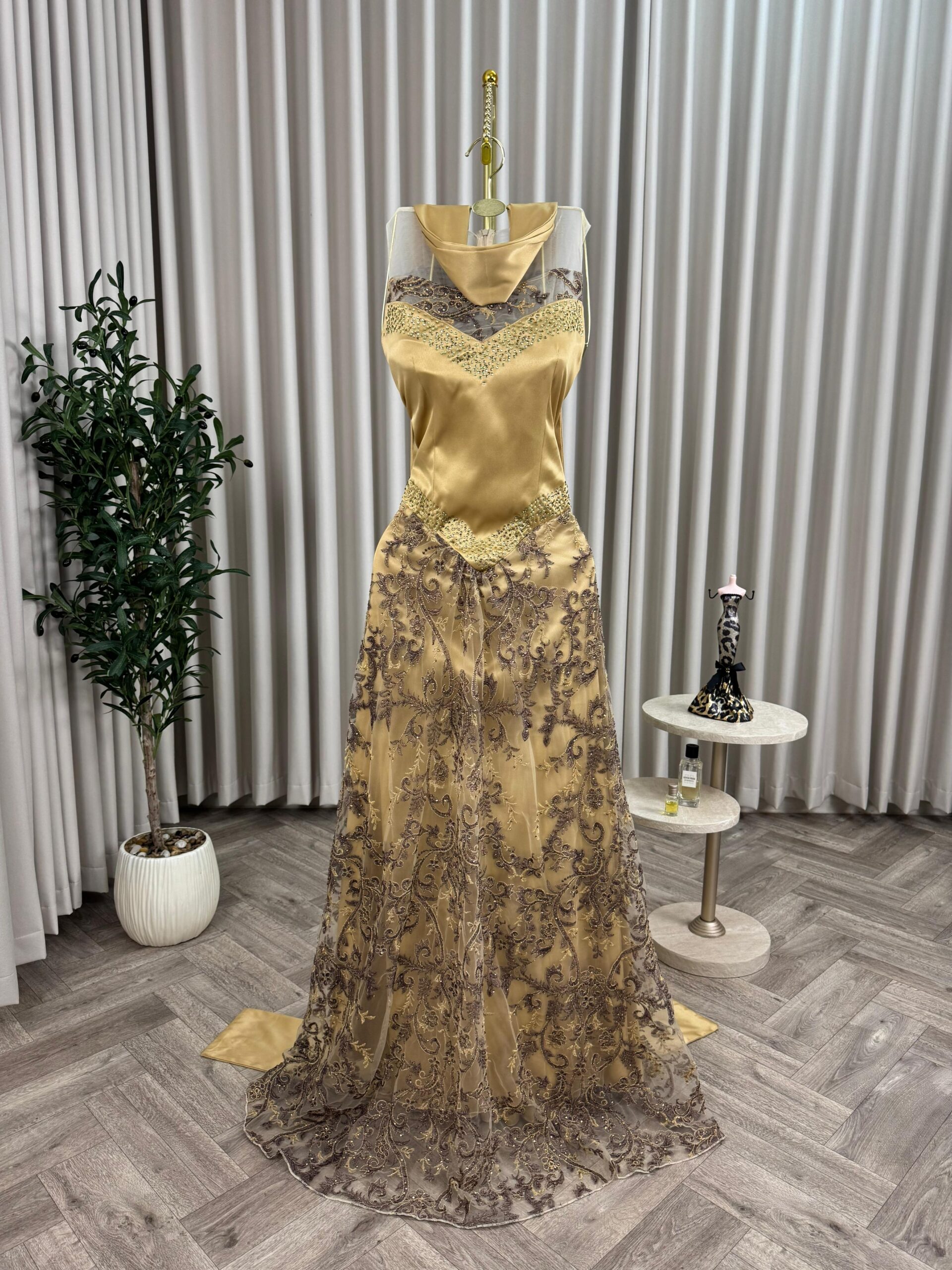 فساتين سهرة فخمة