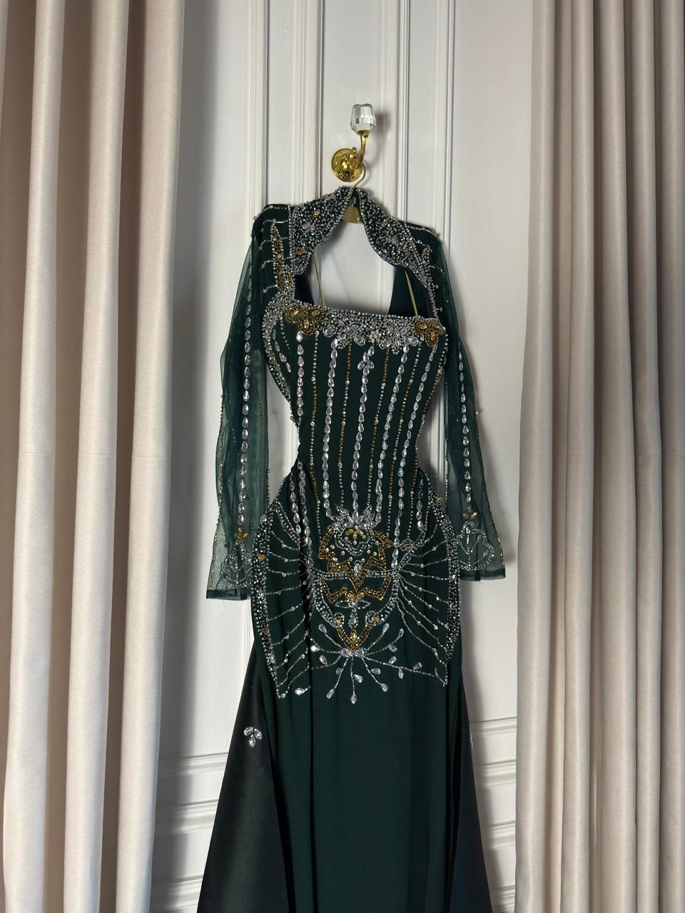 فستان سهرة أخضر - الصورة 4