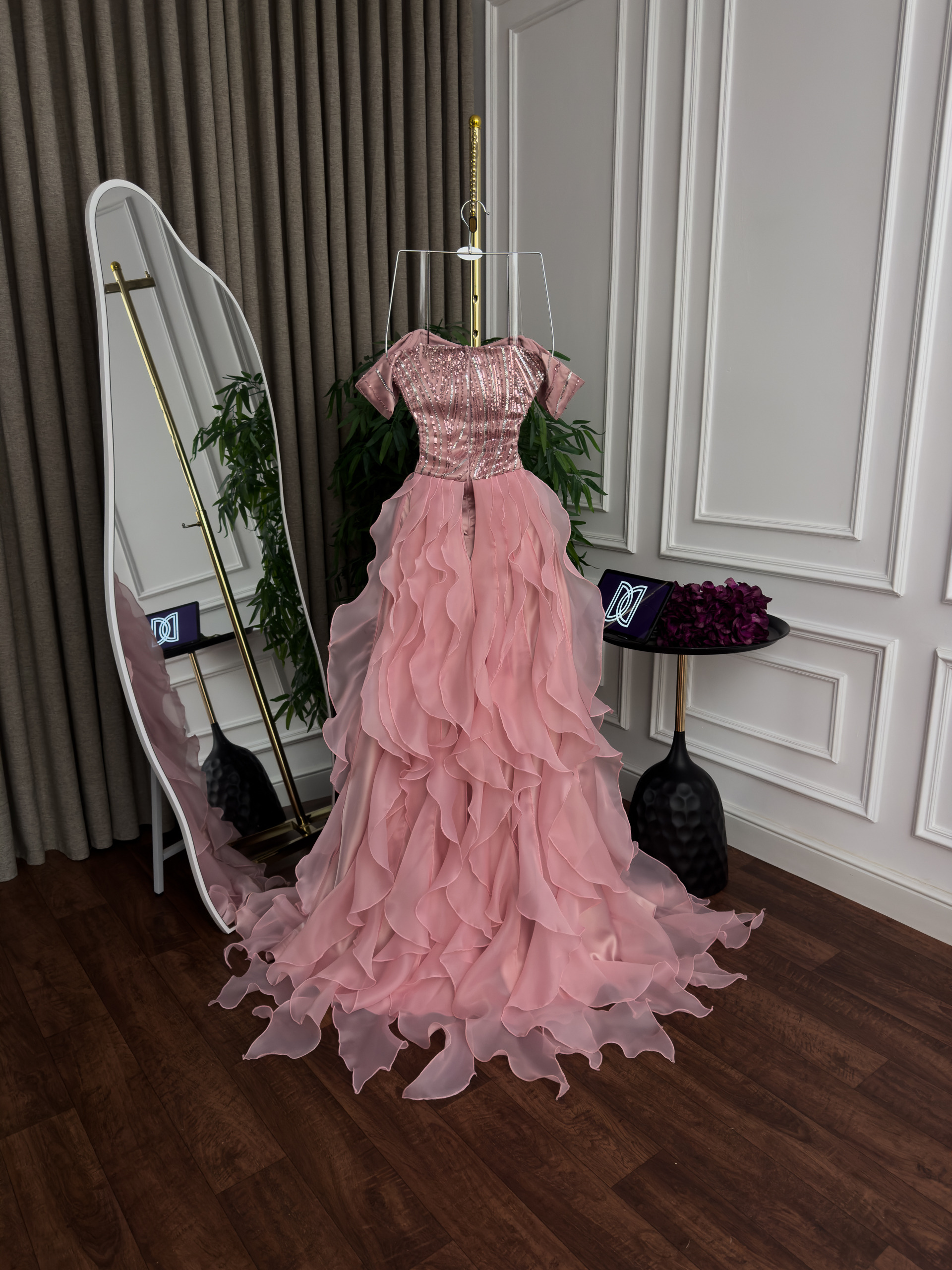 فستان سهرة لون وردي - الصورة 3