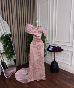 Alternative view of فستان سهرة لون وردي