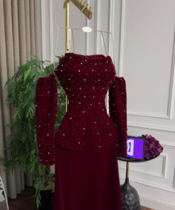 Alternative view of فستان سهرة احمر جوخ