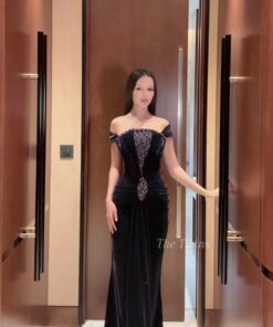 فستان سهرة مخمل