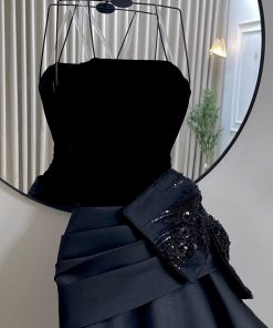 Alternative view of فستان سهرة أسود منفوش بتصميم فاخر وتطريز أنيق